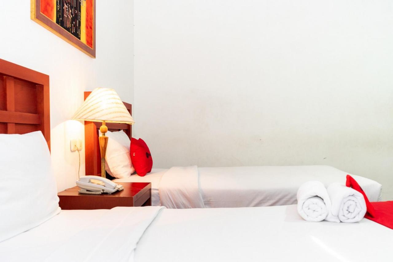 Reddoorz Plus Syariah Near Java Supermall Semarang 2 Екстер'єр фото