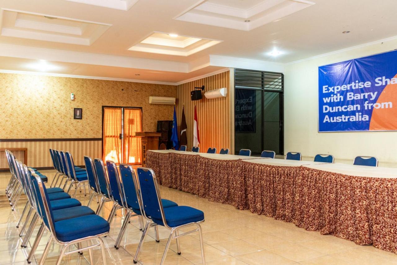 Reddoorz Plus Syariah Near Java Supermall Semarang 2 Екстер'єр фото