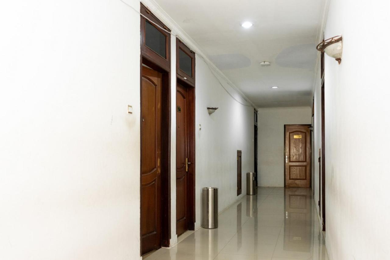 Reddoorz Plus Syariah Near Java Supermall Semarang 2 Екстер'єр фото