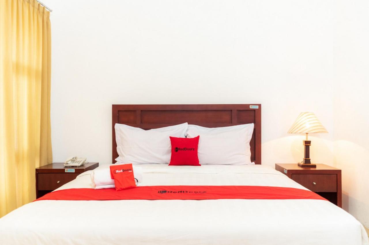 Reddoorz Plus Syariah Near Java Supermall Semarang 2 Екстер'єр фото