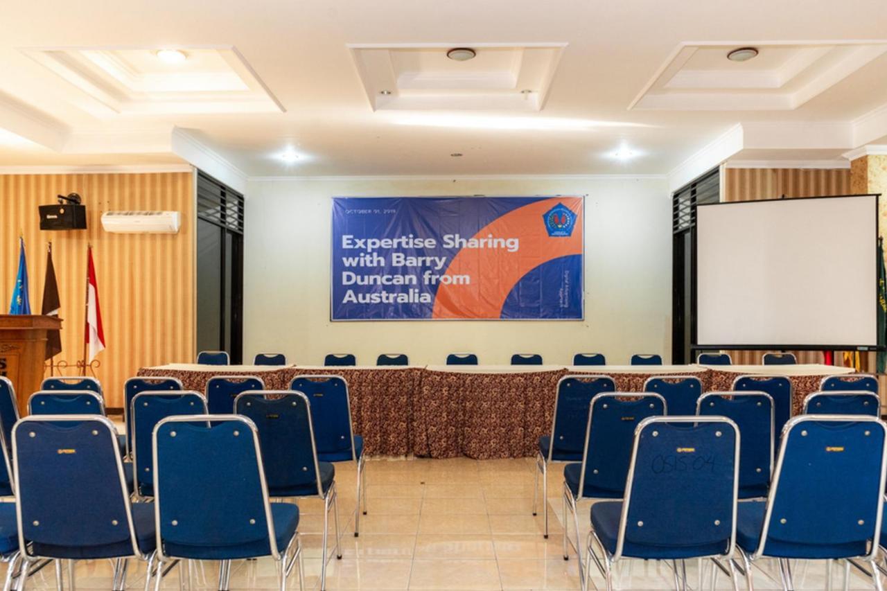 Reddoorz Plus Syariah Near Java Supermall Semarang 2 Екстер'єр фото