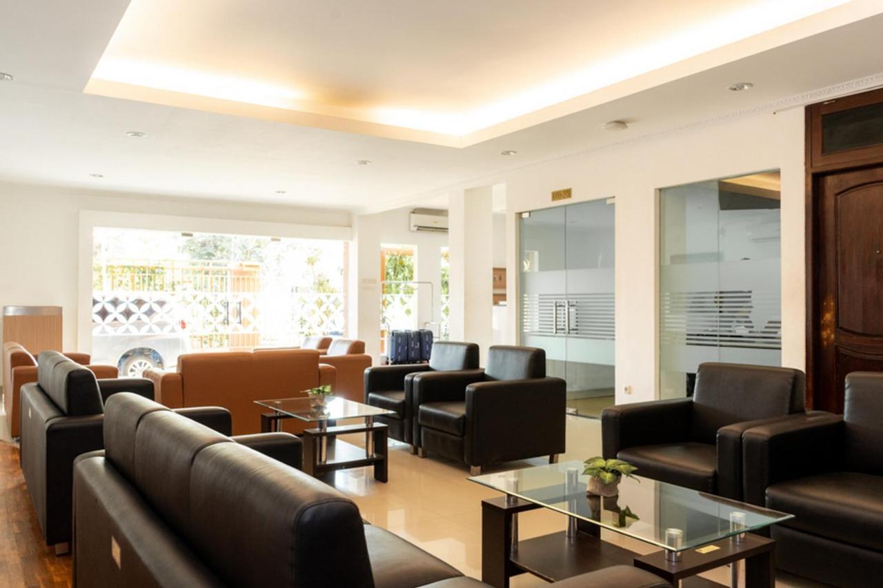 Reddoorz Plus Syariah Near Java Supermall Semarang 2 Екстер'єр фото