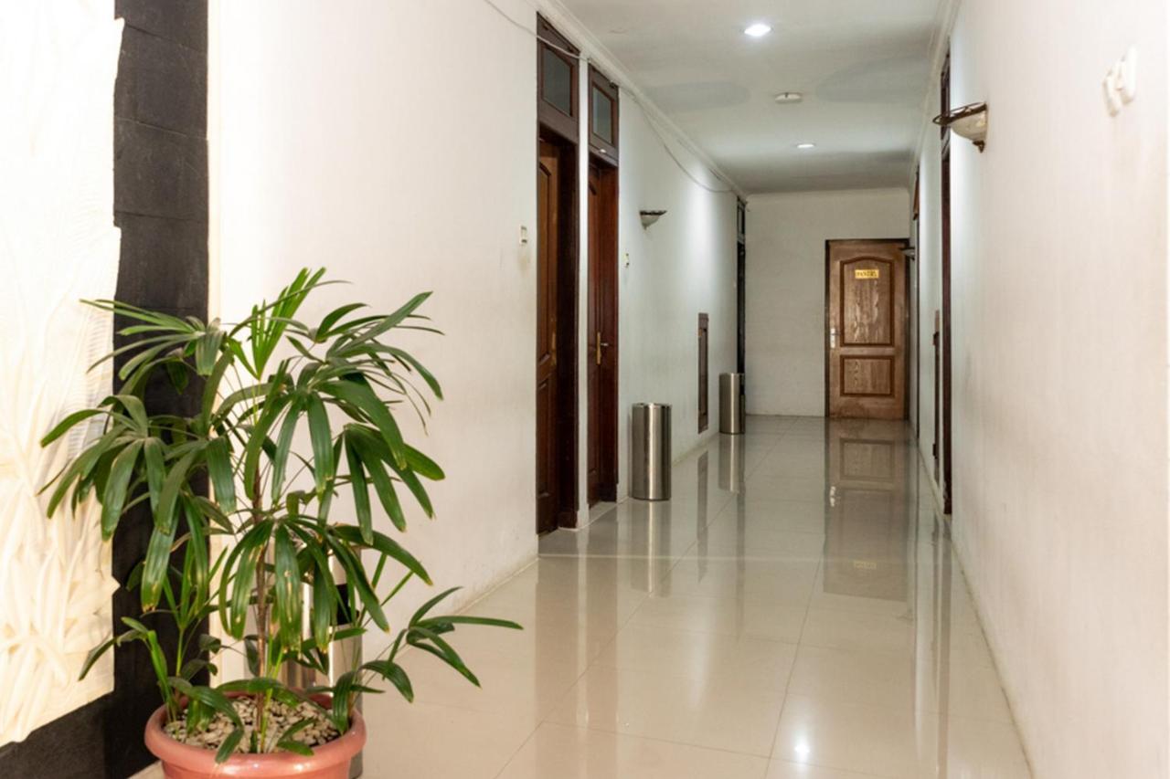 Reddoorz Plus Syariah Near Java Supermall Semarang 2 Екстер'єр фото