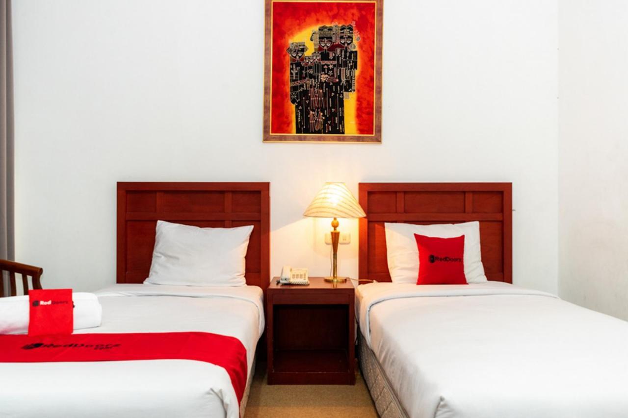 Reddoorz Plus Syariah Near Java Supermall Semarang 2 Екстер'єр фото
